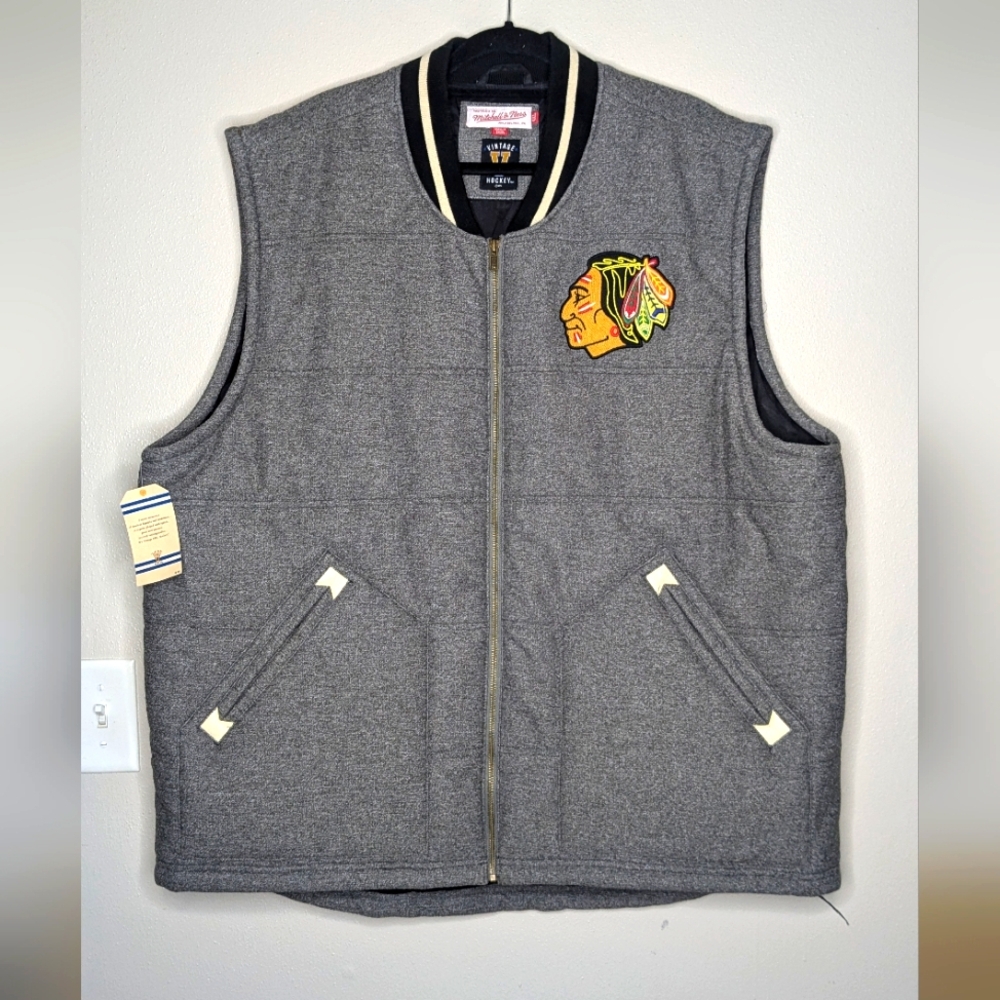 Mitchell & Ness Blackhawks Vest size 4xl